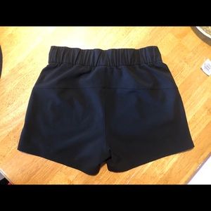 Lululemon On The Fly shorts